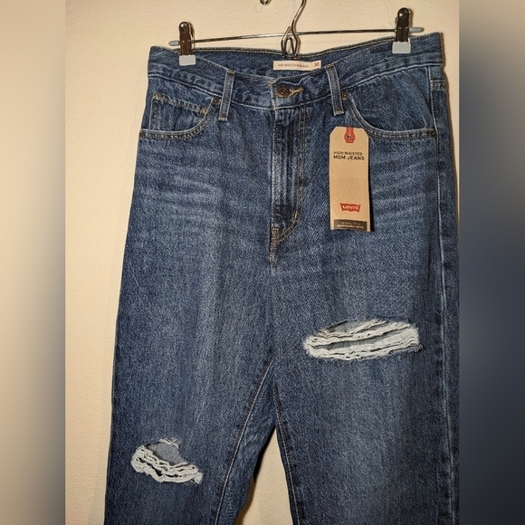 Levi's high-waisted mom jean - Picture 5 of 9